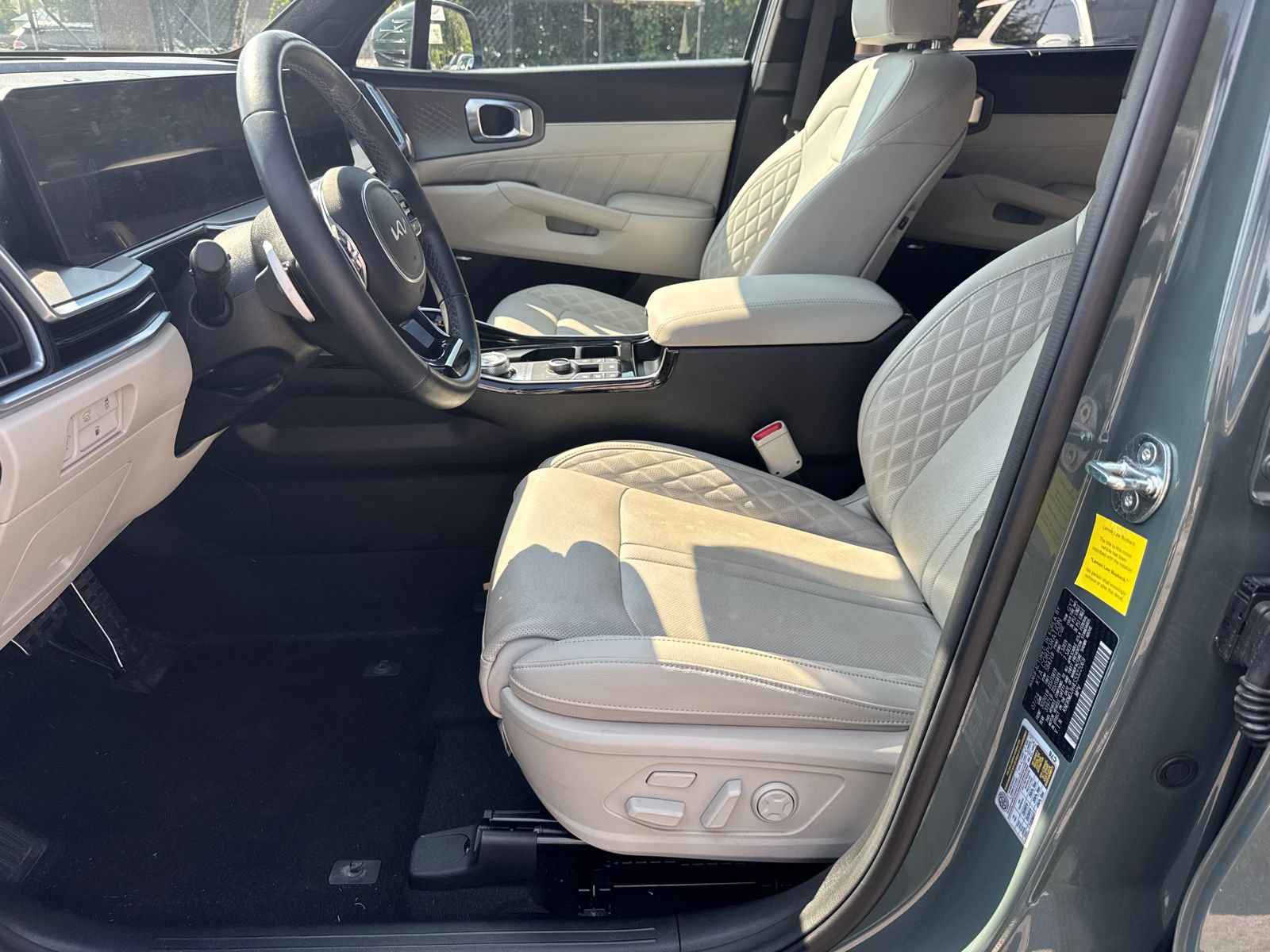 Used 2025 Kia Sorento SX Prestige AWD/4WD image 9