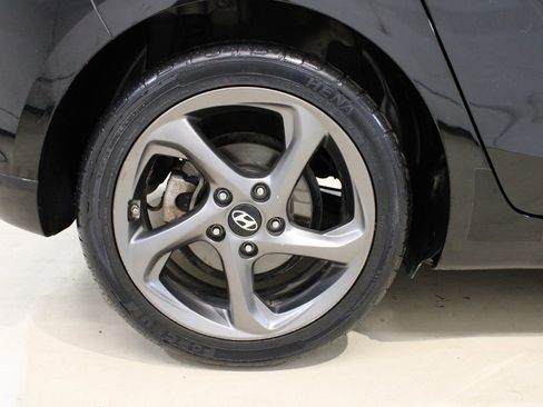 Used 2019 Hyundai Veloster 2.0 image 12