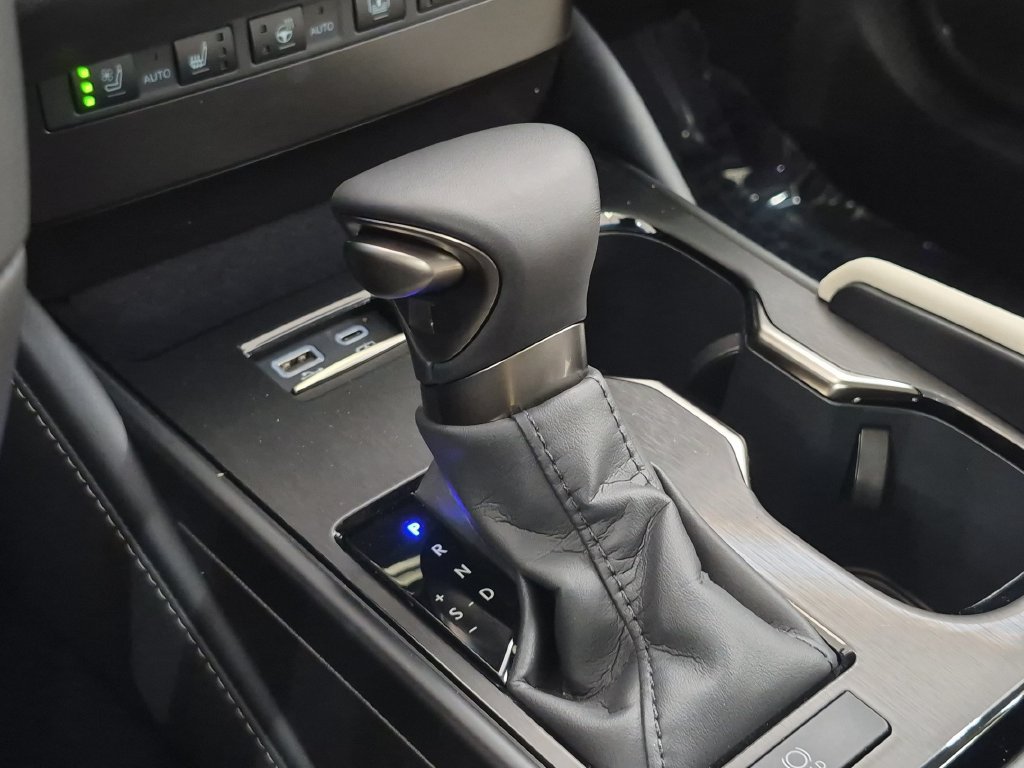 Used 2025 Lexus ES 350 Ultra Luxury w/ Accessory Package (Z1) FWD image 27