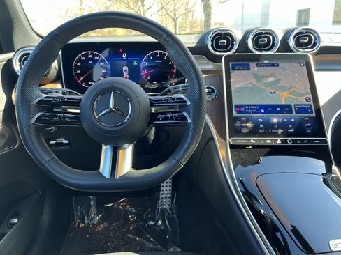 Certified 2025 Mercedes-Benz GLC 300 4MATIC image 30