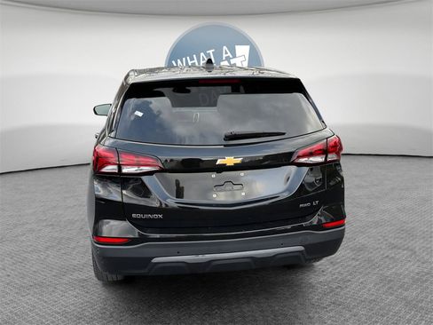 Used 2023 Chevrolet Equinox LT w/ Driver Convenience Package image 5