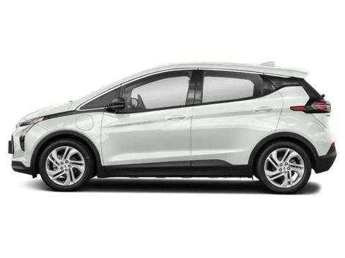 Used 2022 Chevrolet Bolt LT image 2