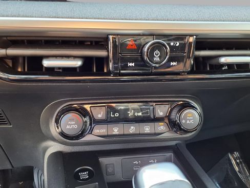 Used 2026 Nissan Kicks SV w/ Cold Weather Package FWD image 8