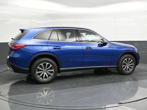 New 2025 Mercedes-Benz GLC 300 4MATIC image 2