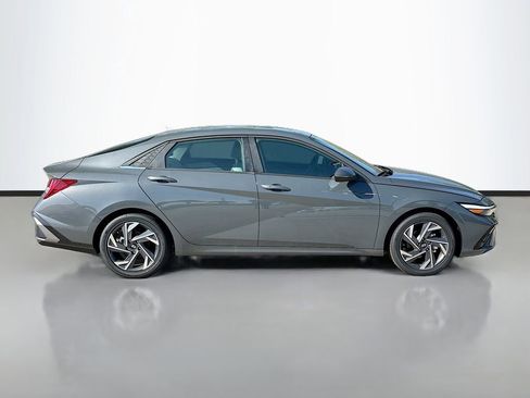 New 2026 Hyundai Elantra Limited image 4