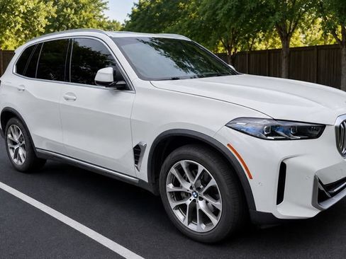 Used 2024 BMW X5 xDrive40i w/ Premium Package AWD/4WD image 1