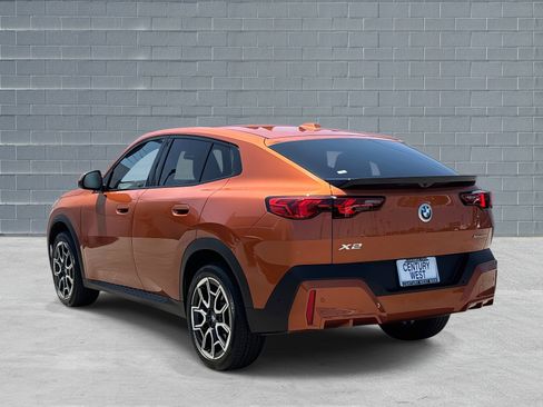 Certified 2025 BMW X2 xDrive28i image 5
