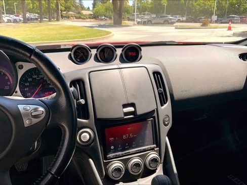 Used 2020 Nissan 370Z Coupe RWD image 6
