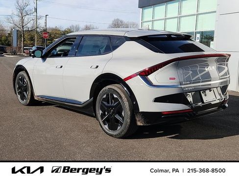 New 2025 Kia EV6 Wind image 5