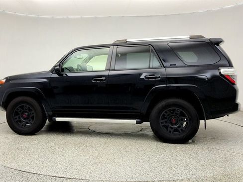 Used 2021 Toyota 4Runner SR5 Premium w/ Moonroof Package AWD/4WD image 8