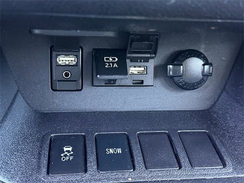 Used 2019 Toyota Highlander XLE image 22