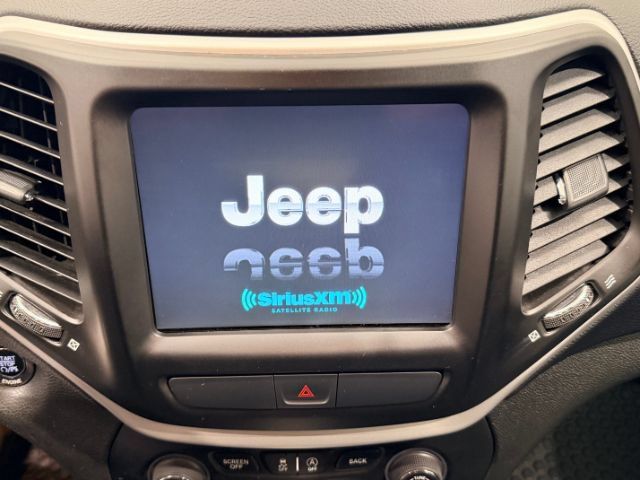 Used 2015 Jeep Cherokee Trailhawk w/ Comfort/Convenience Group AWD/4WD image 36