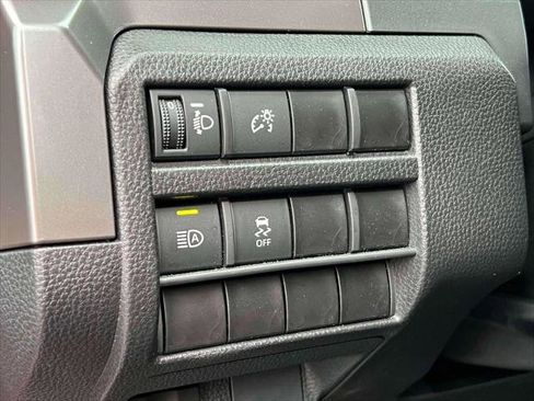 Certified 2025 Toyota Tacoma SR5 image 22