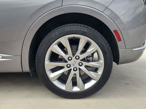 Used 2022 Buick Envision Avenir w/ Technology Package II FWD image 34