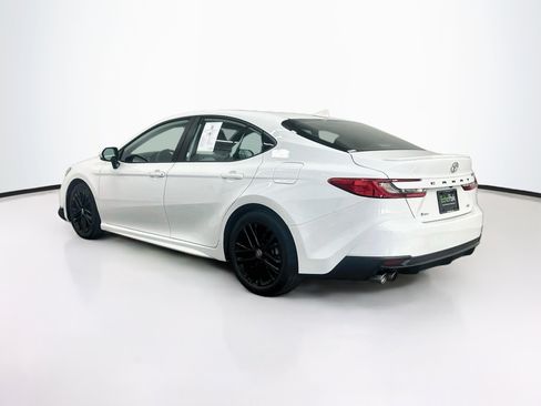 Used 2025 Toyota Camry SE FWD image 5