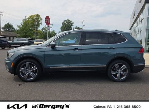 Used 2019 Volkswagen Tiguan SEL Premium w/ 3rd Row Seat Package AWD/4WD image 8