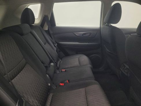 Used 2019 Nissan Rogue S FWD image 19