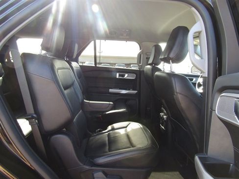 Used 2024 Ford Explorer Limited image 23