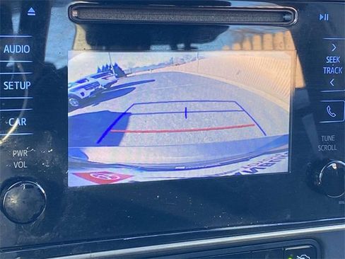 Used 2018 Toyota Corolla LE image 25