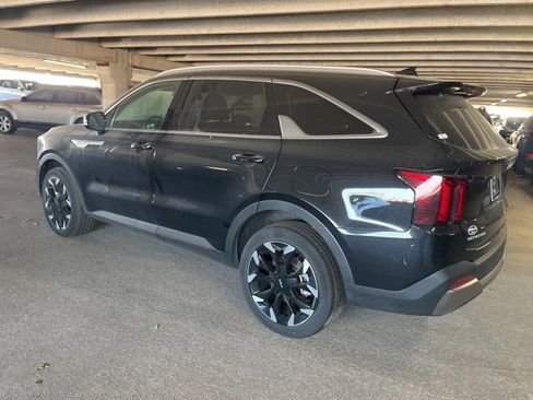 Used 2025 Kia Sorento EX image 5