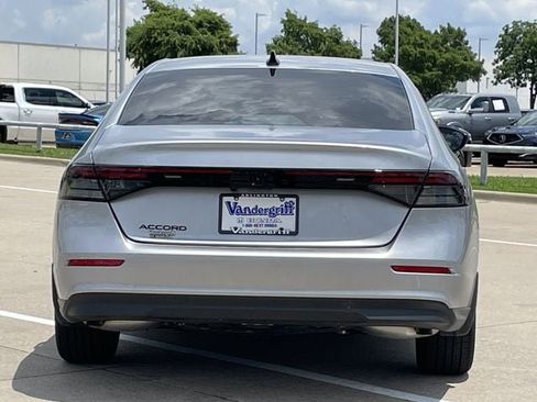 Used 2025 Honda Accord SE image 5