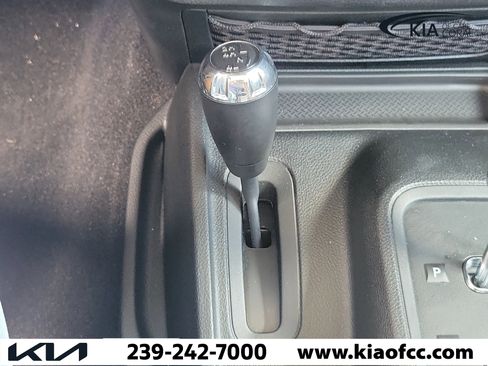 Used 2017 Jeep Wrangler Sahara w/ Connectivity Group AWD/4WD image 30