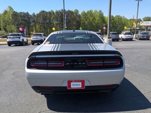 Used 2022 Dodge Challenger R/T Scat Pack RWD image 6