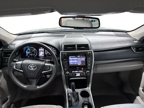 Used 2016 Toyota Camry XLE w/ Moonroof Package FWD image 18