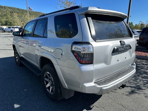 Used 2024 Toyota 4Runner TRD Off-Road Premium image 3