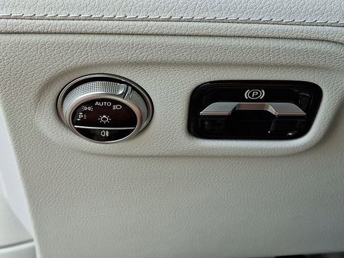 Used 2023 Mercedes-Benz EQS 580 4MATIC SUV image 33