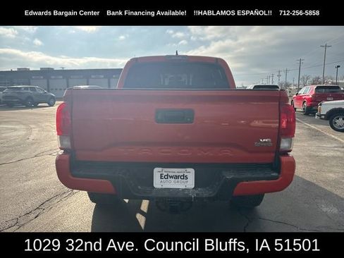 Used 2016 Toyota Tacoma SR image 6