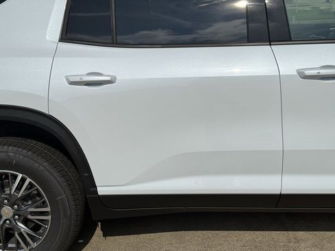 New 2026 Chevrolet Traverse LT image 12