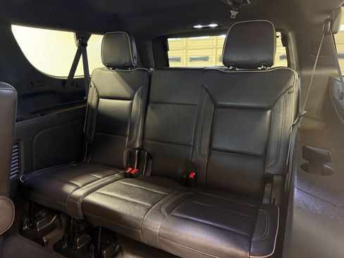 Used 2023 Chevrolet Suburban Premier RWD image 27