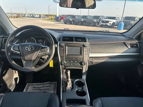 Used 2015 Toyota Camry SE FWD image 19