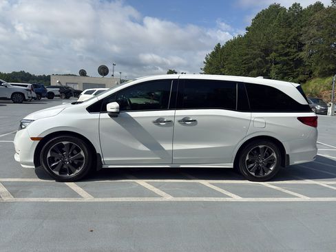 Used 2023 Honda Odyssey Elite image 5