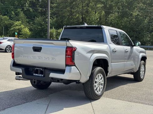 Used 2024 Toyota Tacoma SR5 AWD/4WD image 22