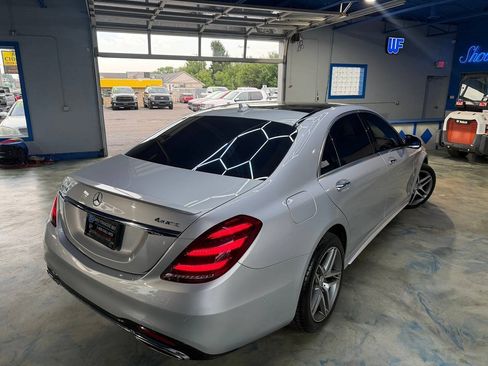 Used 2019 Mercedes-Benz S 560 4MATIC Sedan w/ AMG Line Exterior image 3