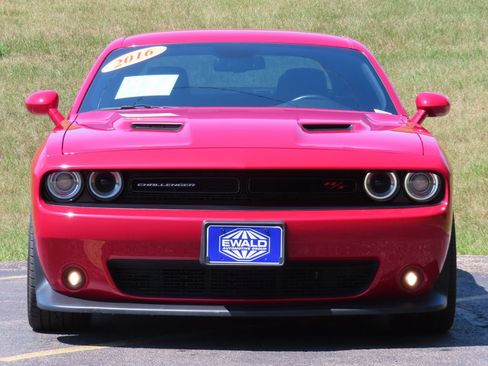 Used 2016 Dodge Challenger R/T Scat Pack w/ Leather Interior Group RWD image 20