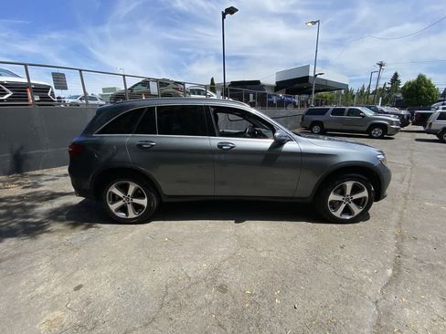 Used 2019 Mercedes-Benz GLC 300 4MATIC image 7