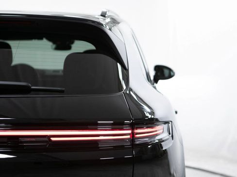 Certified 2026 Porsche Cayenne S AWD/4WD image 18