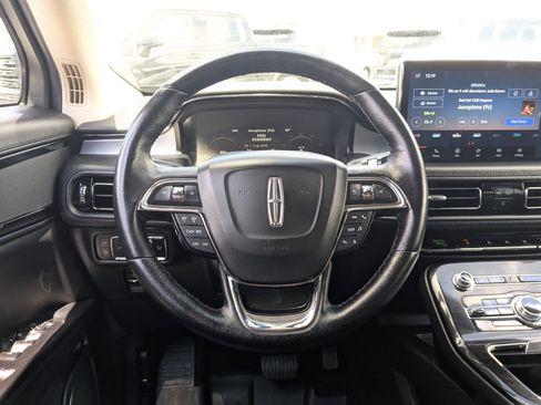 Used 2023 Lincoln Nautilus AWD w/ Premium Package image 17