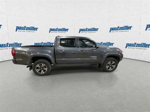 Used 2018 Toyota Tacoma SR5 image 12