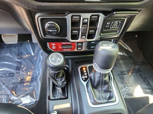 Used 2026 Jeep Wrangler Unlimited Rubicon 392 w/ Quick Order Package 27X Moab AWD/4WD image 15