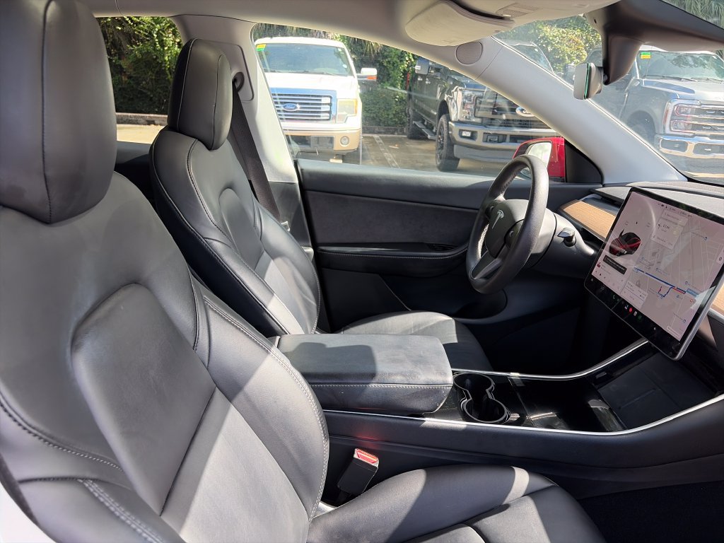 Used 2021 Tesla Model Y Long Range AWD/4WD image 23