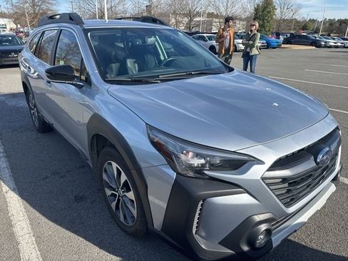 Used 2024 Subaru Outback Limited XT image 3