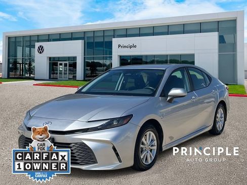 Used 2025 Toyota Camry LE FWD image 1