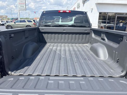Used 2018 Chevrolet Silverado 1500 LT w/ LT Convenience Package AWD/4WD image 10