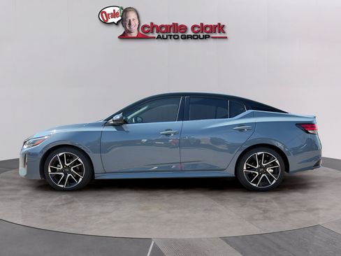 Used 2024 Nissan Sentra SR FWD image 3
