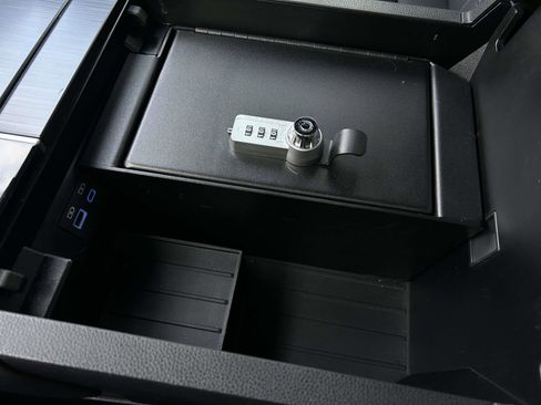 Used 2024 Toyota Tundra Platinum image 27