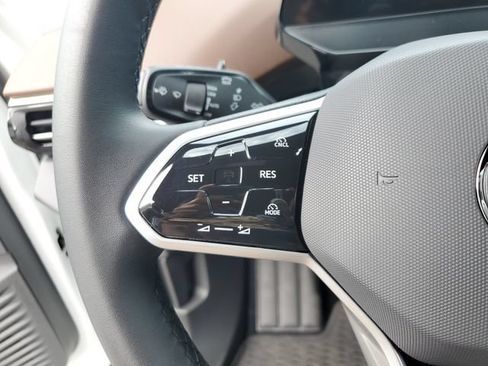 Certified 2025 Volkswagen ID.4 Pro RWD image 26